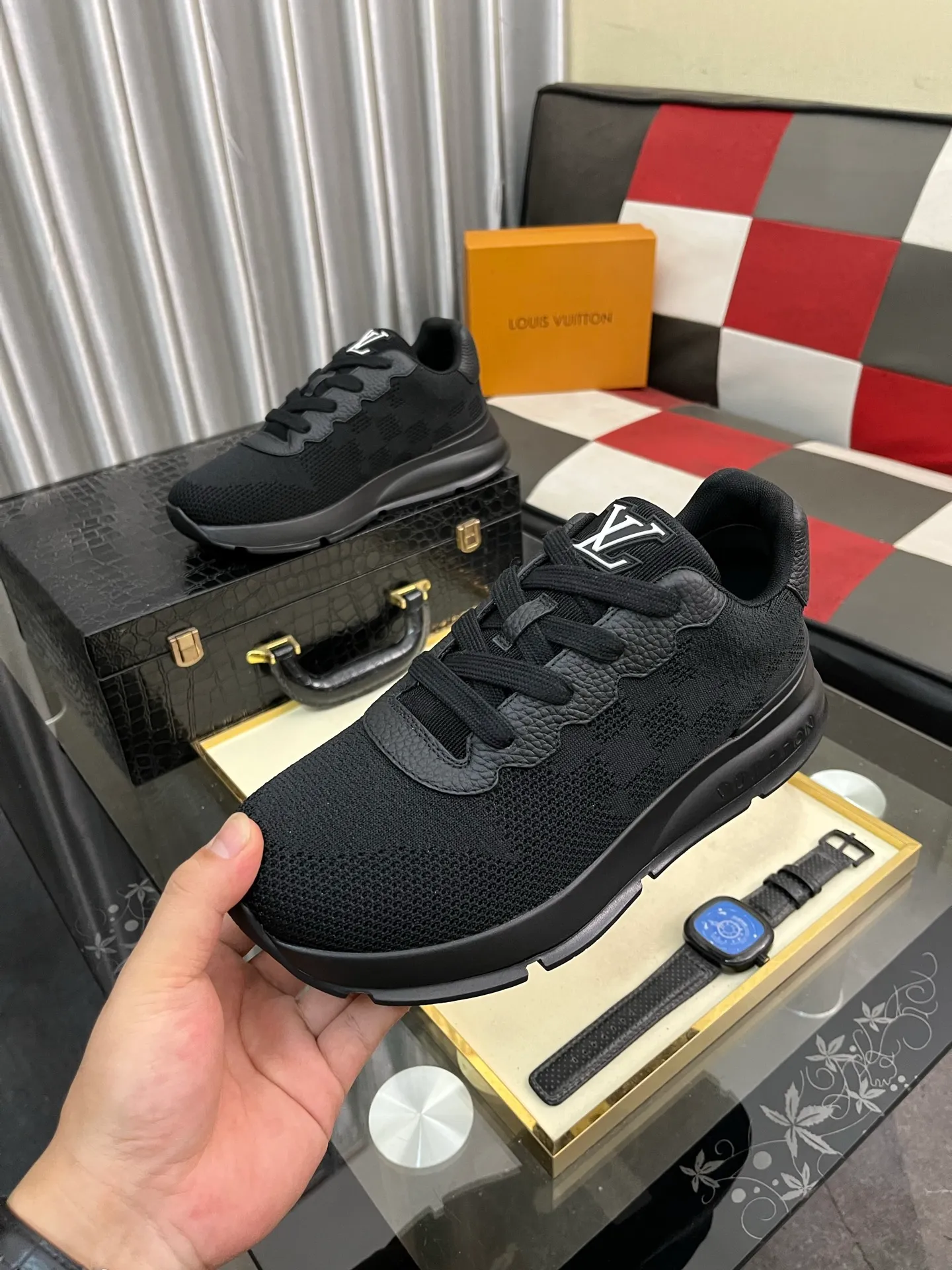 Men's Men's Shoes 💰640⌚️⌚️LV TARINE Louis Vuitton L Family Donkey Brand Casual Sports Shoes Skateboard Shoes Original purchase, development and production This LV Trainer sneaker is made of cow leather to create a complex upper, which requires several hours of ingenious sewing to complete. Inkjet printing renders a unique retro effect, and the classic configuration is from the hands of Virgil Abloh, showing the inspiration of retro basketball shoes. Exquisite packaging at the delivery counter🛍📦 ▪️Fabrics: Original customized first-layer cowhide ▪️Inner lining: Original customized breathable mesh ▪️Outsole: Original molded two-color TPU combination outsole ▪️Size: 38-44